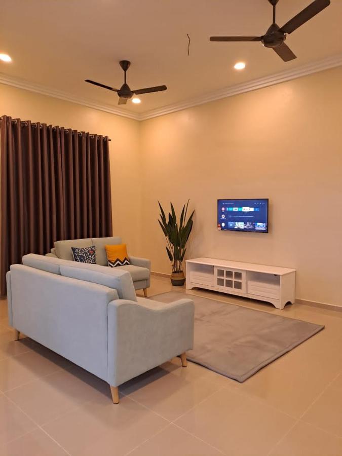 Zn Homestay Gong Badak Kampong Pengkalan Maras Exterior foto