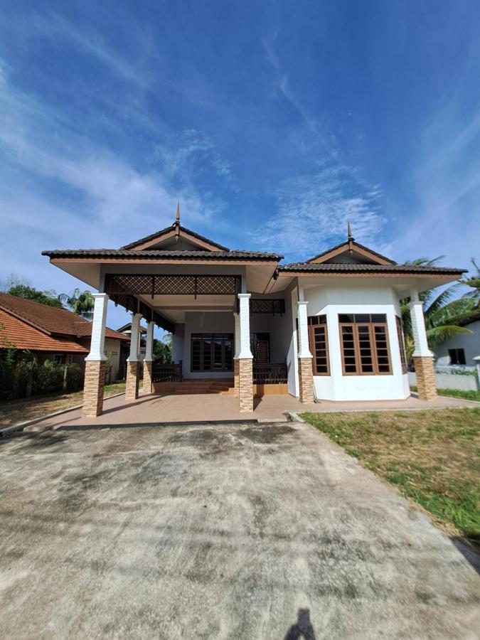 Zn Homestay Gong Badak Kampong Pengkalan Maras Exterior foto
